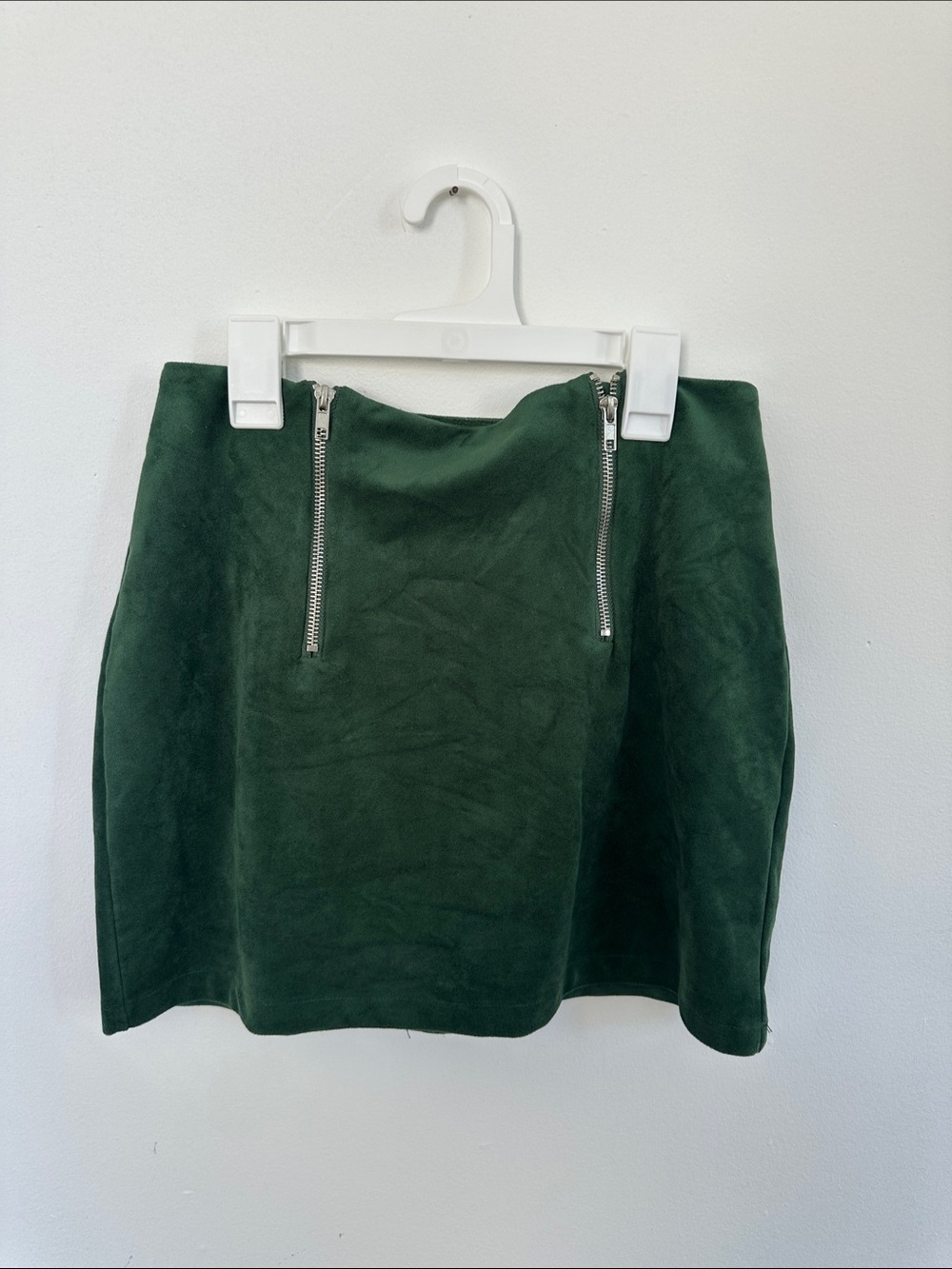Forever 21 Dark Green Suede Mini Skirt with Dual Front Zippers